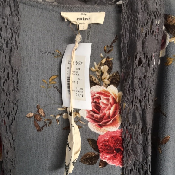 NWT~Beautiful Floral Patterned Kimono by Entro - Picture 2 of 4